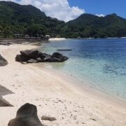 Anse Port Glaud, strand Mahe, Seychelles-szigetek