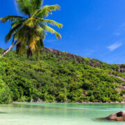 Baie Ternay, baia delle Seychelles e zona di protezione delle acque