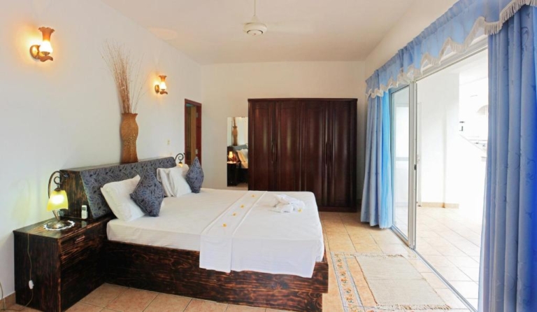 Diver's Lodge 9 131820054 768x446