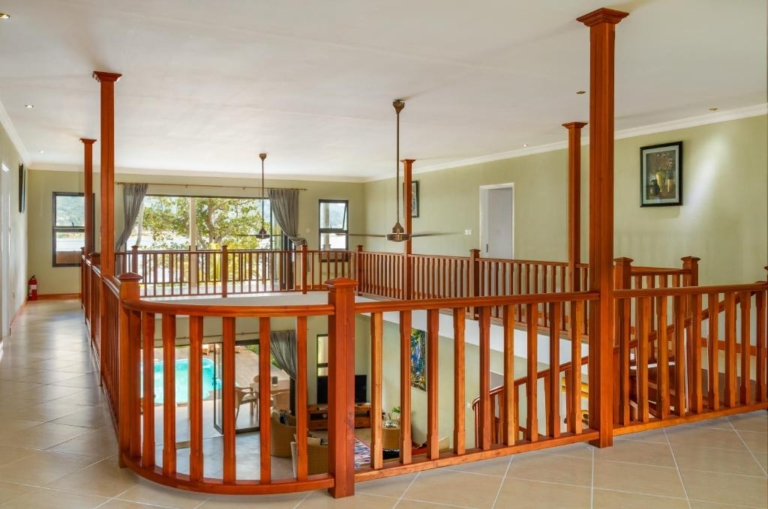 Surf Tropical Villa (Seascape Villa) 8 146584724 768x509