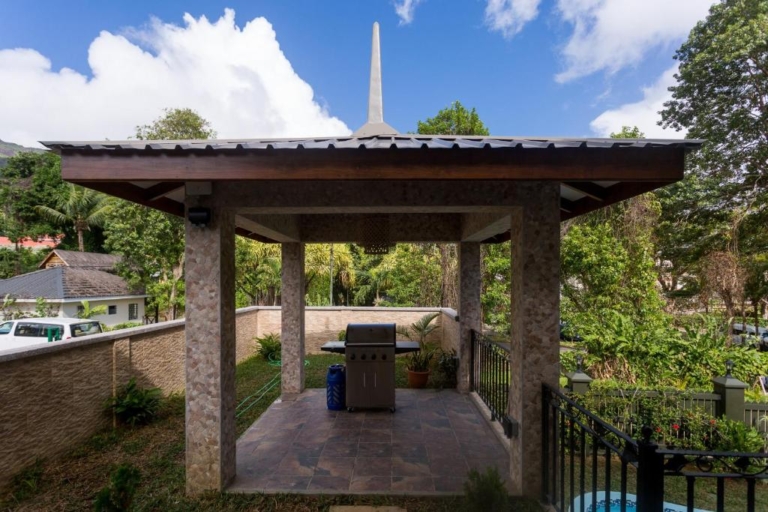 Beau Vallon Villa 9 155746664 768x512