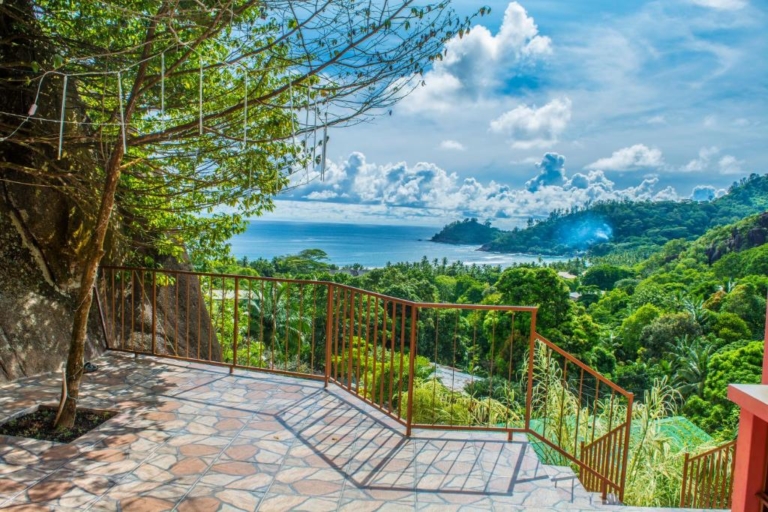 Les Elles Ocean View 9 176749419 768x512