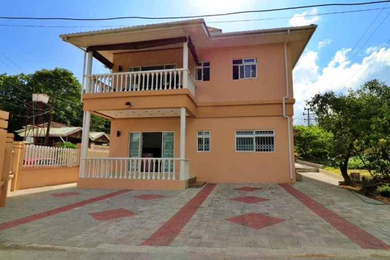 Petit Barbaron Villa 13 204184161 768x512