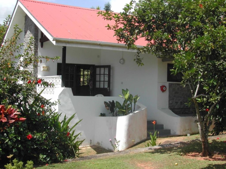 Daniella's Bungalow 12 22042268 768x576