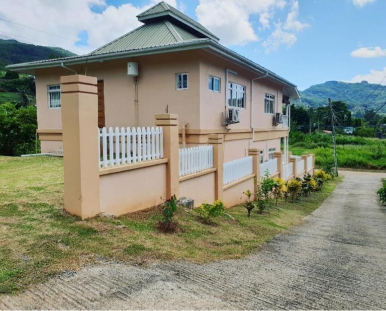 Petit Barbaron Villa 11 239503672 768x618