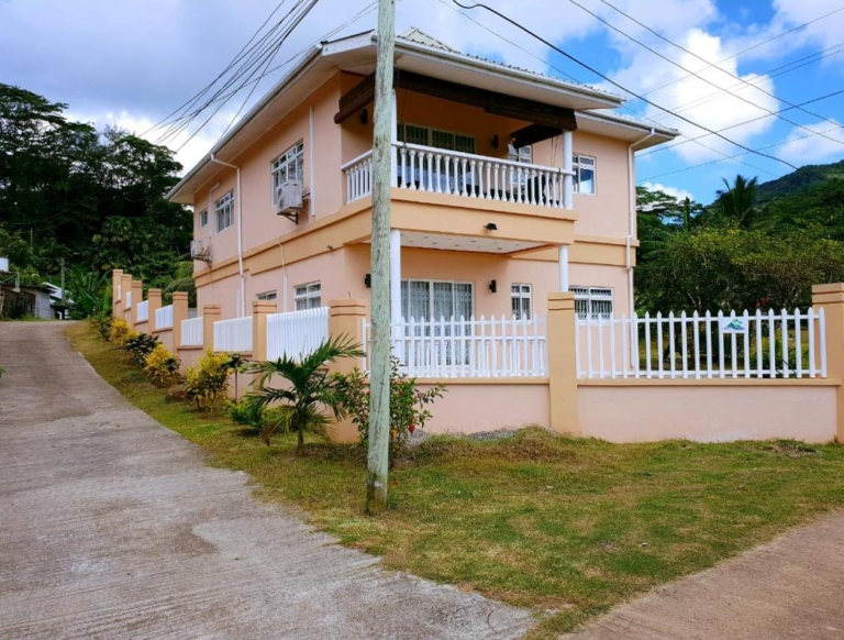 Petit Barbaron Villa 12 239503683 768x582