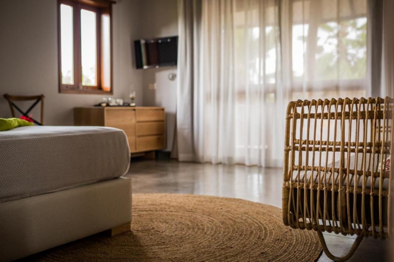 Les Lauriers Petit Hotel 8 247527362 768x512