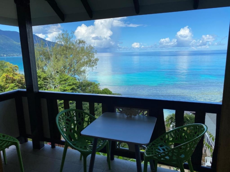 Mouggae Blues 8 295316264 768x576