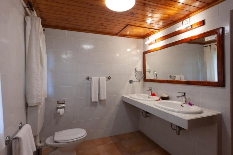 Cote D'Or Lodge 10 305906469 768x512