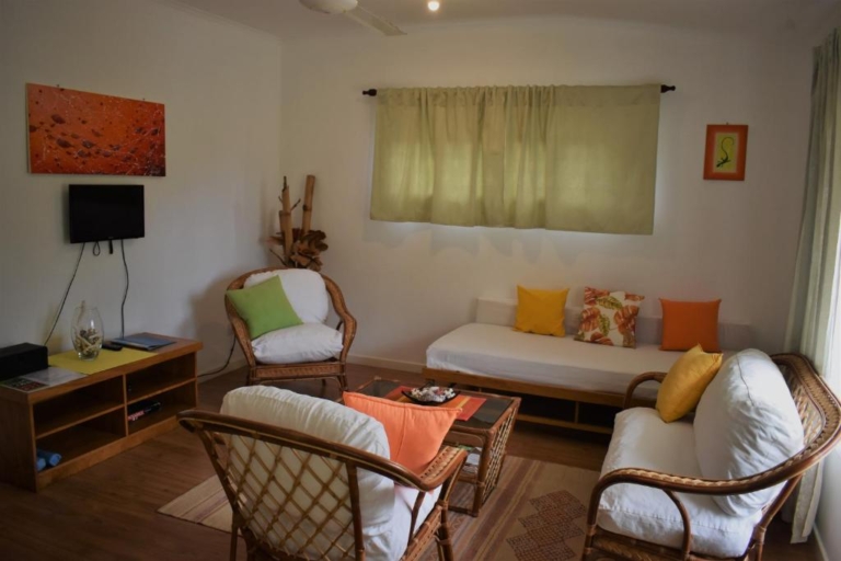 Sunbird Bungalow 8 318306081 768x512