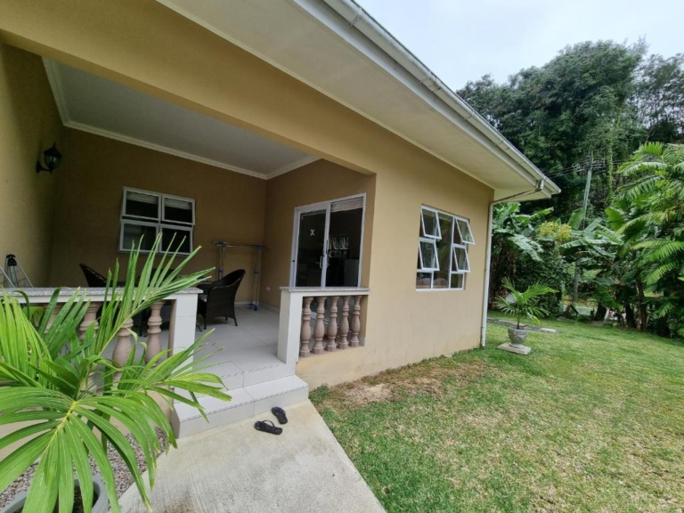 Beau Basin Inn Self-Catering 12 321751212 768x576