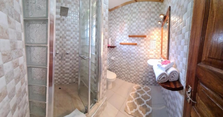 Chez Lester 9 321946288 768x404