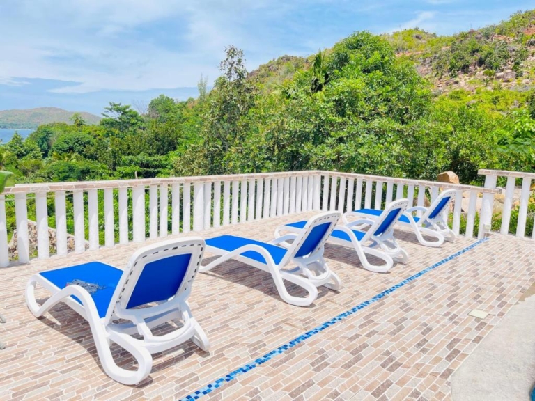 Ocean Blue Bay 8 336189642 768x576