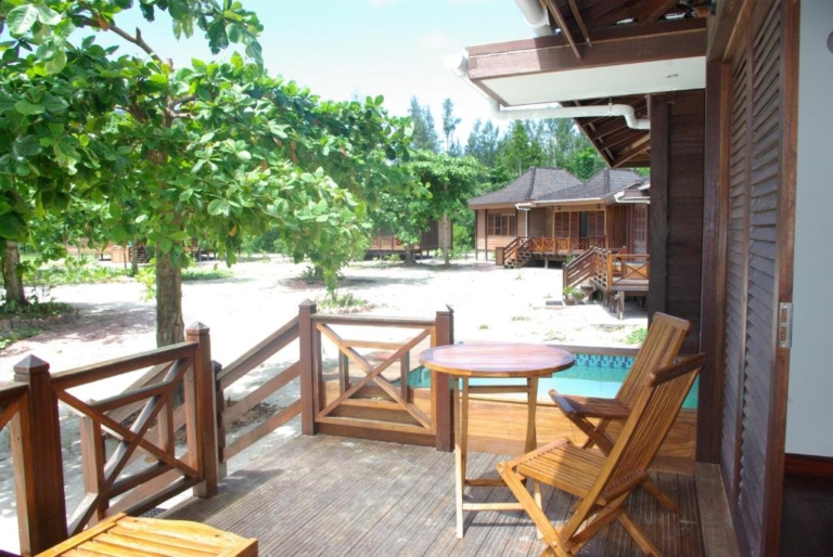 Heliconia Grove 11 37397327 768x514