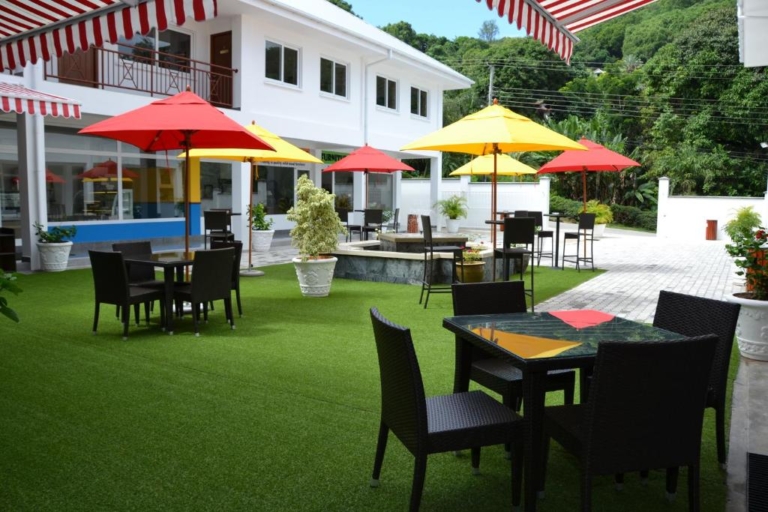 The Old School 12 40177525 2 768x512