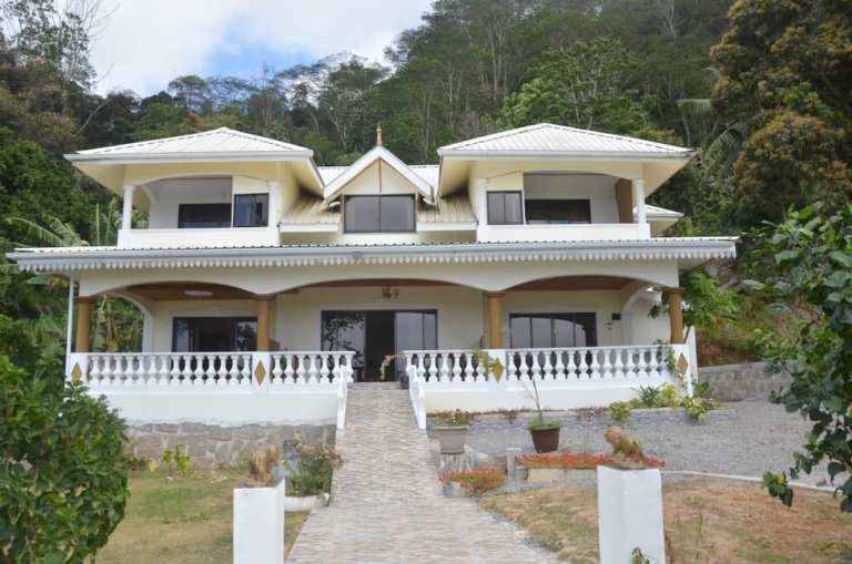 Mont Buxton Villa 12 6238265 18120112550070051526 768x509