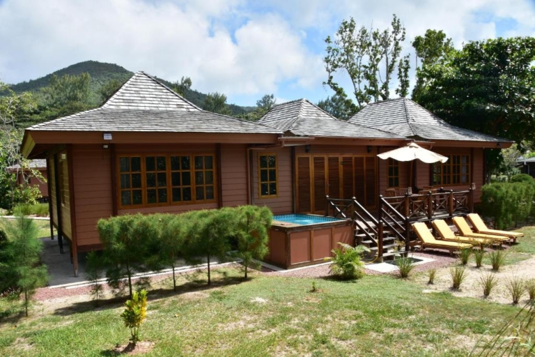 Heliconia Grove 13 62621813 768x512