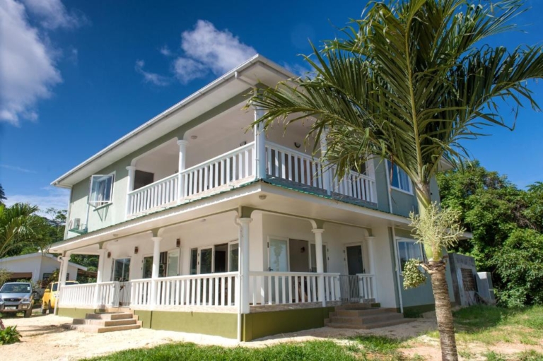 Villa Karyola 12 90043949 768x511