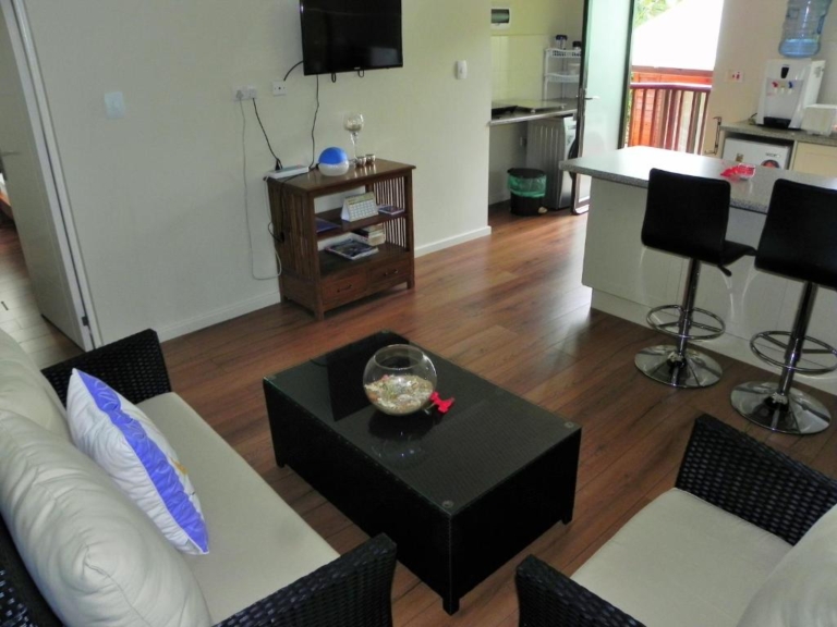 Hillside Retreat 8 92115306 768x576