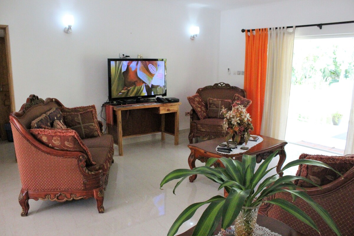 Julie's Holiday Home 3 954734be