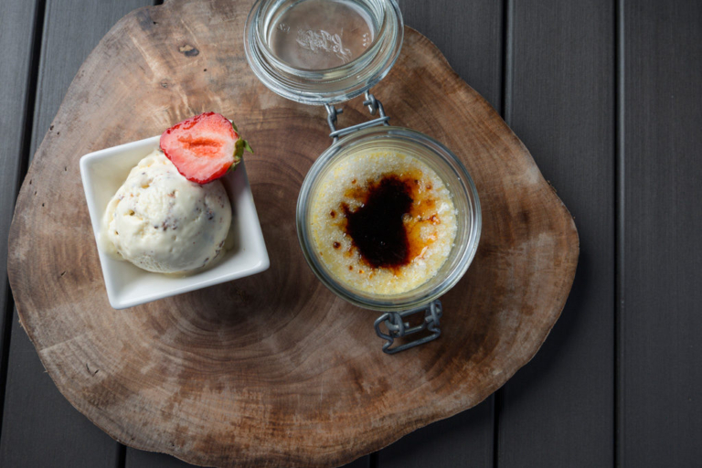 Seiten 7 Classic Creme Brulee 1024x683 1 768x512