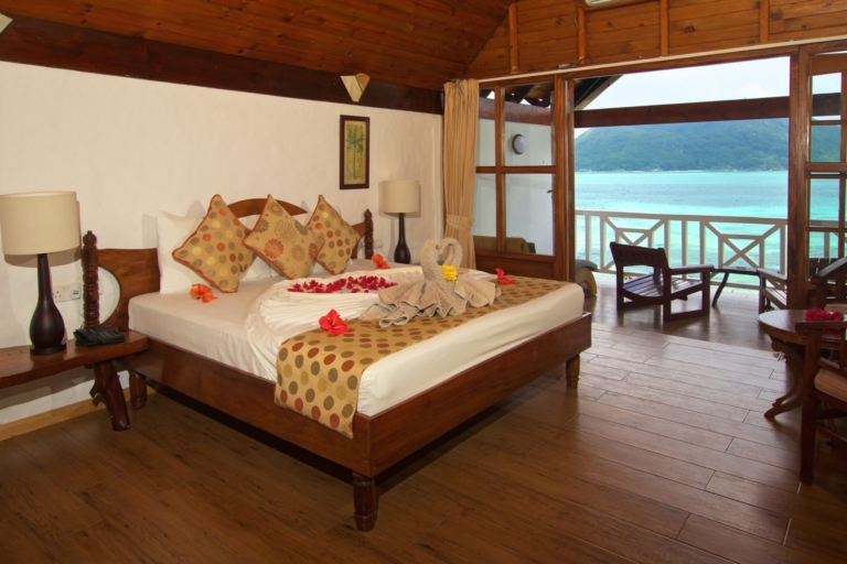 Colibri 15 Kato bedroom1 scaled 1 768x512