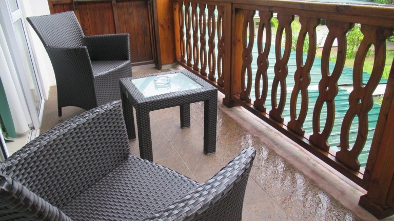 Augerine Kleines Hotel 13 chambre le balcon avec 768x431