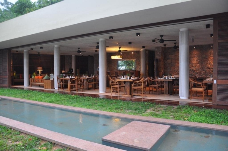 Le Relax Luxury Lodge 11 main restaurant 768x510