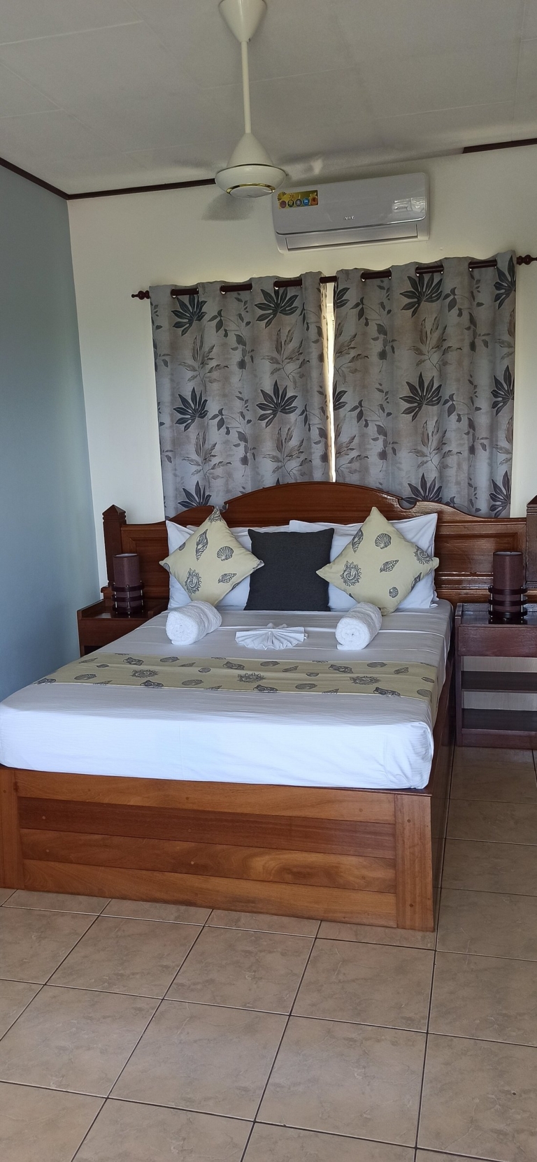 Seiten 9 saria self catering 768x1662