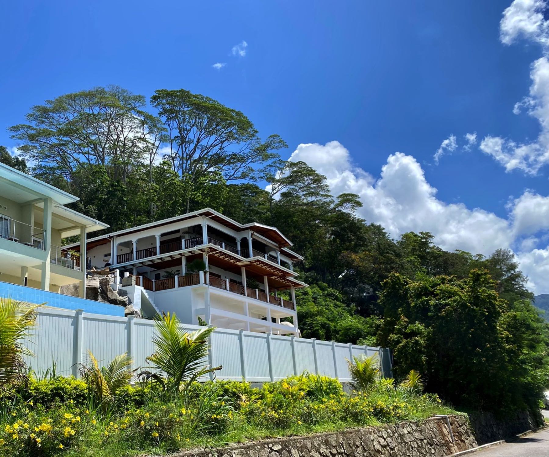 SeyView Apartments 8 SEYVIEWApartments frontview 2