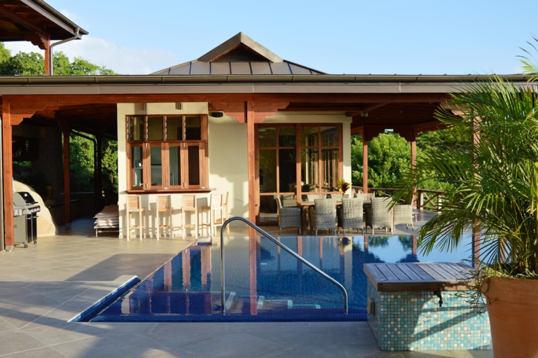 Maravie Estate 10 Villa Petr terrace 1 1600 768x511