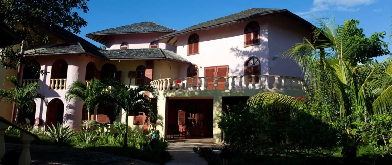 Villa Castello 11 castello beach hotel praslin heroimage 768x323