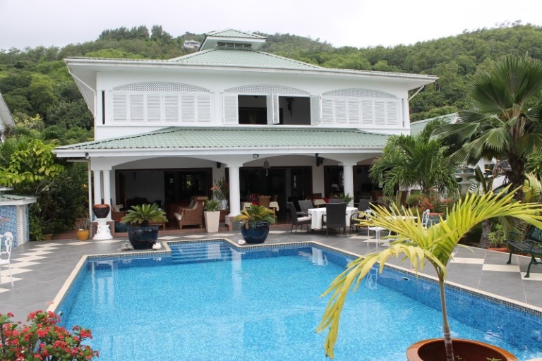 Le Bonheur 7 full villa front view 1418896600 1 768x512