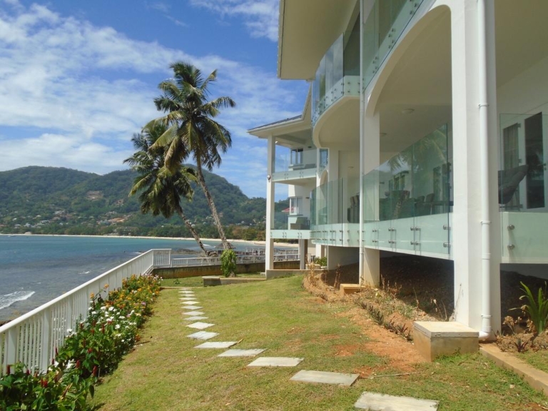 Vallonend Self catering 5 vallonend beachfront villa with excellent view 0 768x576